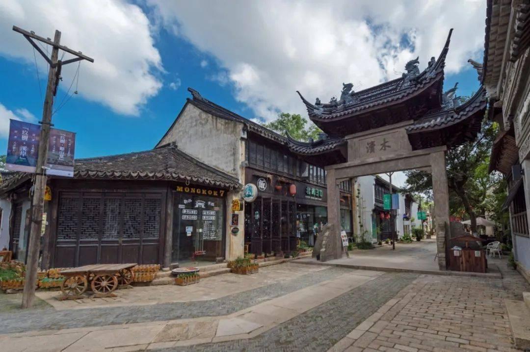 探索知名导演谷传民公开宣布想收陈亚男为徒,并为其安排角色,你怎么看?,发现更多惊喜