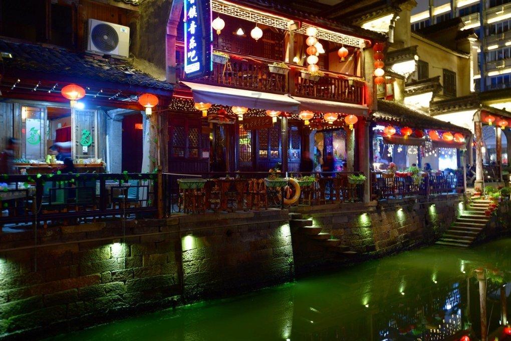 冷知识分享平台wps中的表格复制粘贴到另外一个word里显示乱了?,揭秘世间奇闻异事!